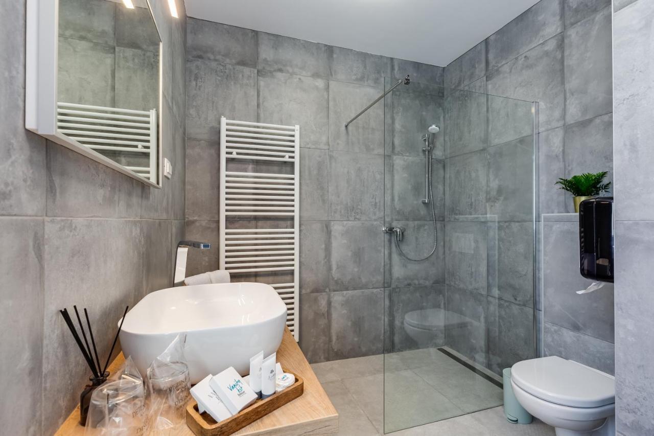 Artemis Apartment *