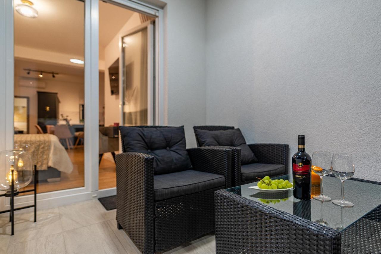 Artemis Apartment *